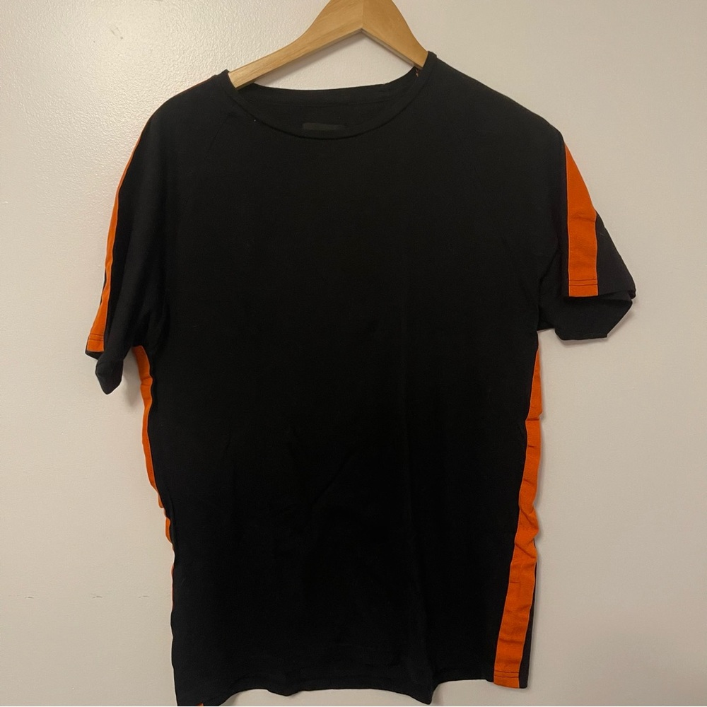 Men’s Black & Orange tee shirt